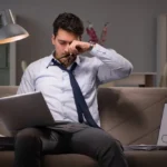 العمل لساعات طويلة لا يتعبك فقط… بل يُعيد تشكيل دماغك!