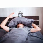 كوب الخمر يسرق نومك… حتى لو لم تشعر بذلك